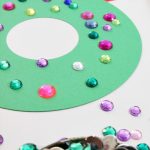 Construction Paper Holiday Crafts Easy Christmas Crafts For Kids Construction Paper Wreath 1 construction paper holiday crafts |getfuncraft.com