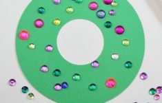 Construction Paper Holiday Crafts Easy Christmas Crafts For Kids Construction Paper Wreath 4 409x614 construction paper holiday crafts |getfuncraft.com