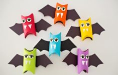 Craft For Kids With Paper 5 Rainbow Paper Tube Bats Halloween Craft Kids craft for kids with paper |getfuncraft.com