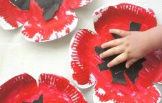 Craft Made From Paper Anzac Day Poppy Craft For Kids Using Paper Plates craft made from paper |getfuncraft.com