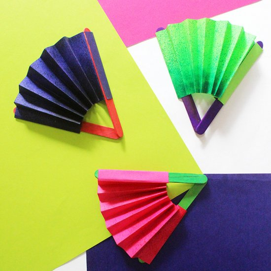 Easy To Make Paper Crafts Decorations From Patterned Paper And Cardstock How To Make Paper Fans Craftgawker