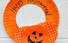 Halloween Crafts With Paper Halloween Craft For Kids To Make Today Paper Plate Wreath halloween crafts with paper|getfuncraft.com