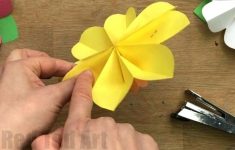 How To Make A Paper Flower Craft As Home Décor How To Make A Paper Flowers Easy Saltvillageco