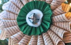 How To Make Christmas Crafts Out Of Paper Paper Medallion Christmas Decoration how to make christmas crafts out of paper|getfuncraft.com