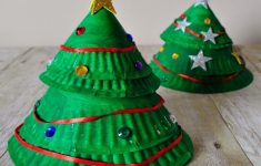 How To Make Christmas Crafts Out Of Paper Paper Plate Christmas Tree Craft 5 how to make christmas crafts out of paper|getfuncraft.com