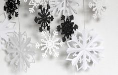 Magical Paper Snowflake Craft Ideas For Your Home Last Minute Christmas Craft Bead And Paper Snowflakes