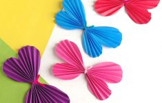 Paper Butterfly Craft Construction Paper Butterflies paper butterfly craft|getfuncraft.com