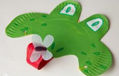 Paper Plate Frog Craft Frog Mask1 New paper plate frog craft|getfuncraft.com