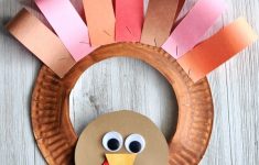 Paper Plate Thanksgiving Crafts Paper Plate Turkey Wreath paper plate thanksgiving crafts|getfuncraft.com