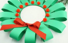 Paper Strips Craft Paper Plate Christmas Wreath Craft 3 Resized paper strips craft|getfuncraft.com