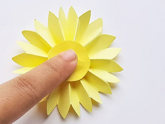 Papercraft Flowers For Kids  Easy Paper Daisy Craft Our Kid Things