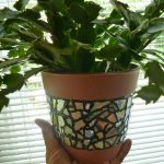 Reuse an Old CD into CD DIY Crafts Make It Easy Crafts Recycled Cd Mosaic Flower Pot