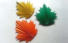 Understanding The Type Of Papercraft Tutorial For Beginner Diy Paper Maple Leaves How To Make A Paper Model